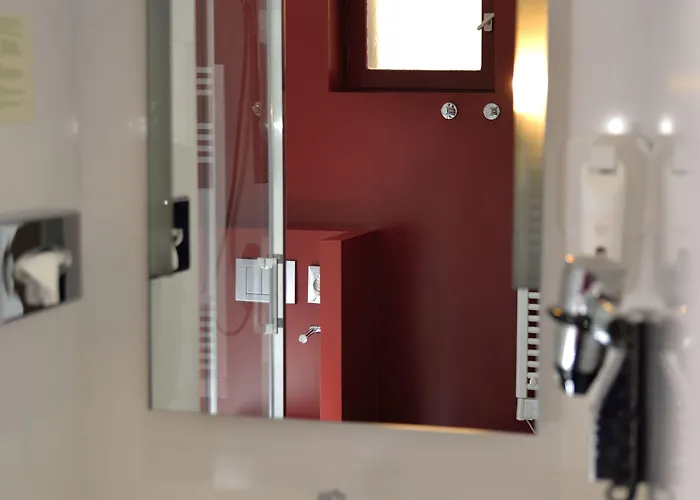 Отель Le Windsor 4*